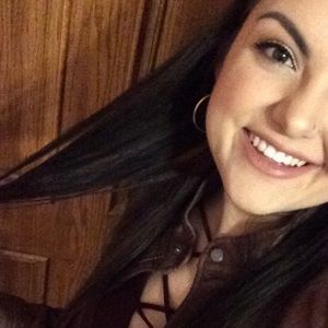 Meet your Posher, Julia